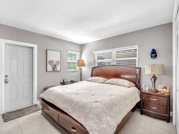 2131 NE 42nd Ct 104e, Lighthouse Point FL 33064