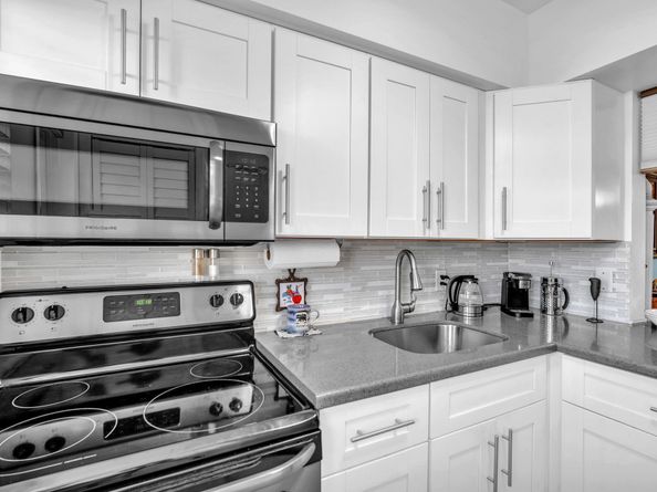 2131 NE 42nd Ct 104e, Lighthouse Point FL 33064