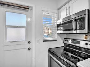 2131 NE 42nd Ct 104e, Lighthouse Point FL 33064