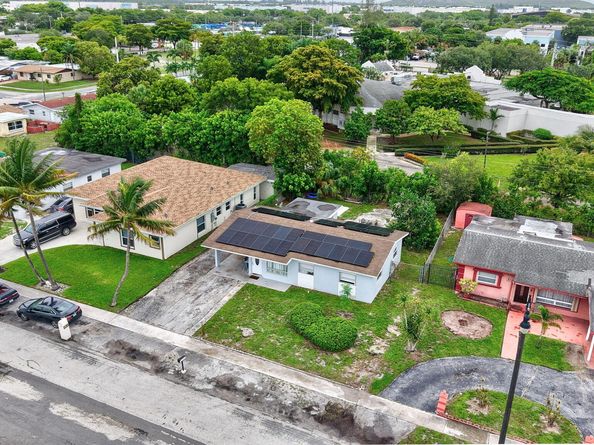 2341 NW 12th Court, Pompano Beach FL 33069