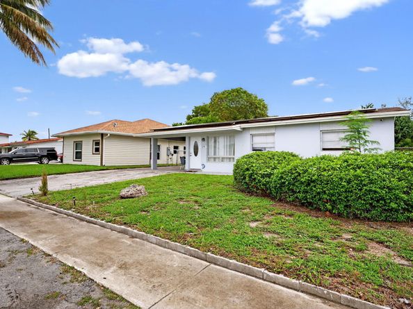 2341 NW 12th Court, Pompano Beach FL 33069