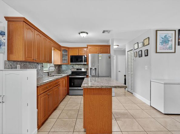 2341 NW 12th Court, Pompano Beach FL 33069