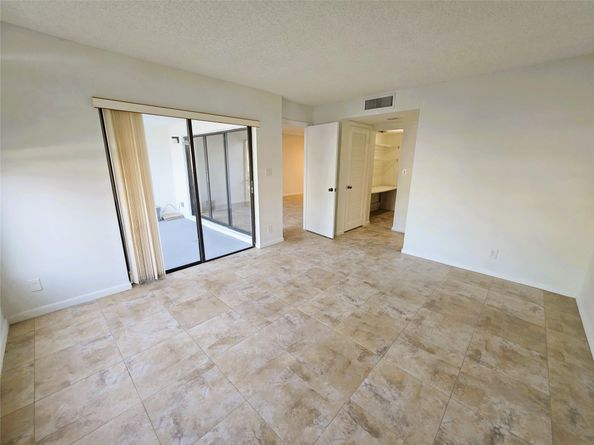 2320 S Cypress Bend Dr 106, Pompano Beach FL 33069