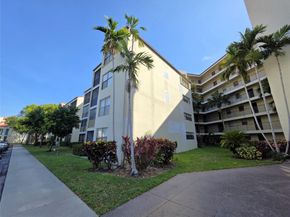 2320 S Cypress Bend Dr 106, Pompano Beach FL 33069