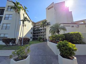 2320 S Cypress Bend Dr 106, Pompano Beach FL 33069