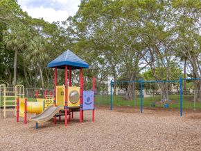 2320 S Cypress Bend Dr 106, Pompano Beach FL 33069