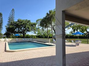 2320 S Cypress Bend Dr 106, Pompano Beach FL 33069