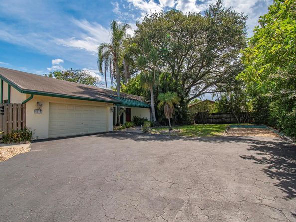 6711 NW 26th Avenue, Fort Lauderdale FL 33309