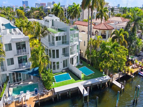423 Hendricks Isle, Fort Lauderdale FL 33301