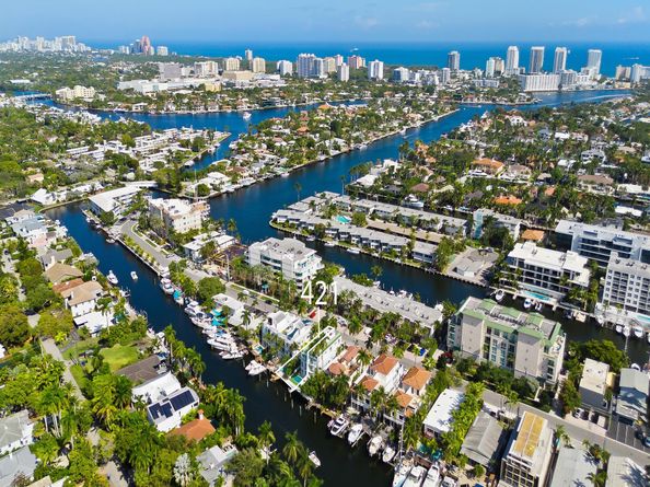 423 Hendricks Isle, Fort Lauderdale FL 33301