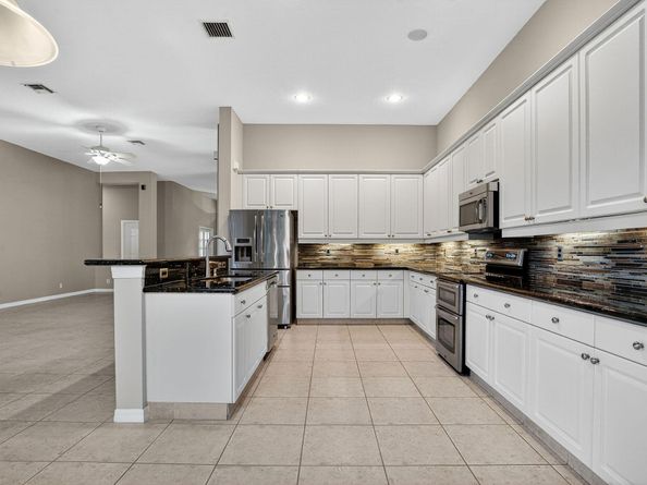 1366 Crossbill Court, Weston FL 33327