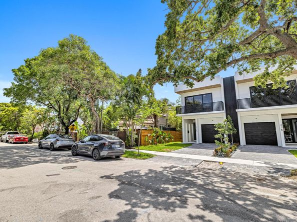 23 SE 12 Avenue B, Fort Lauderdale FL 33301