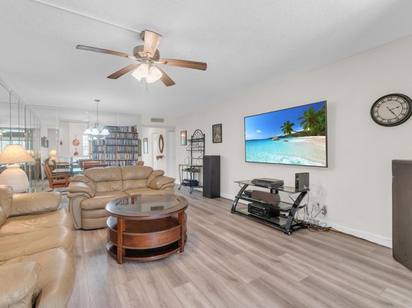 7340 Lake Circle Dr 301, Margate FL 33063