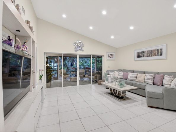 19452 Waters Reach Lane 305 Lane 305, Boca Raton FL 33434