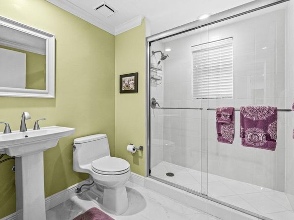 2650 Lake Shore Drive 406, Riviera Beach FL 33404
