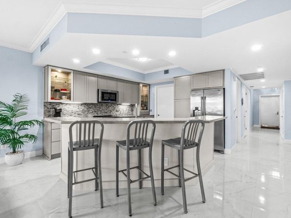 2650 Lake Shore Drive 406, Riviera Beach FL 33404