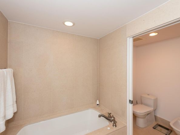 6899 Collins Ave 908, Miami Beach FL 33141