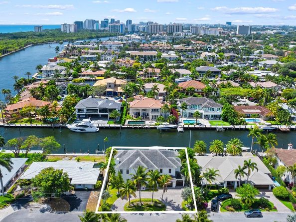 2746 NE 18th St, Fort Lauderdale FL 33305