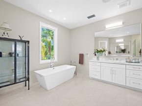 2746 NE 18th St, Fort Lauderdale FL 33305