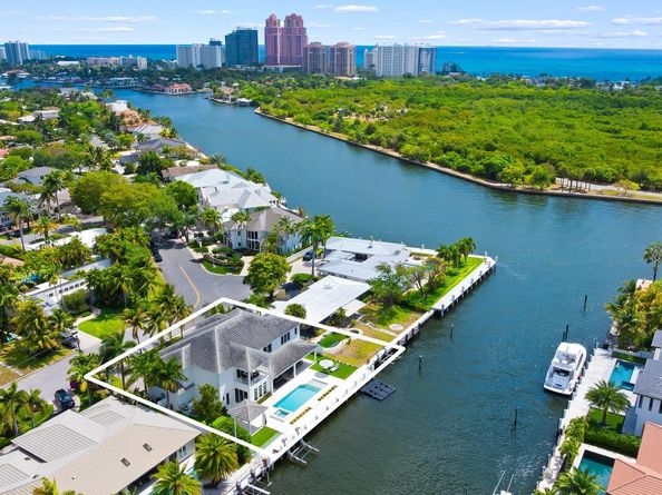 2746 NE 18th St, Fort Lauderdale FL 33305