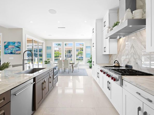 2746 NE 18th St, Fort Lauderdale FL 33305