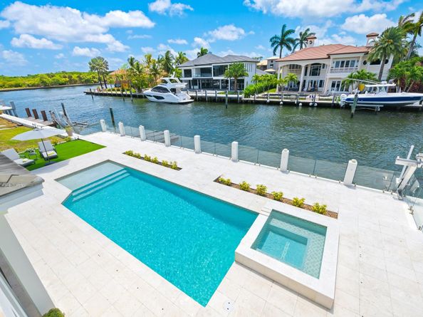 2746 NE 18th St, Fort Lauderdale FL 33305