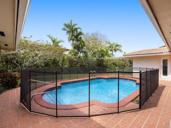 3170 N 36th St, Hollywood FL 33021