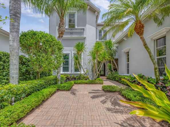 128 Viera Drive, Palm Beach Gardens FL 33418