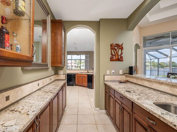 410 Mallard Ln, Weston FL 33327