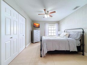1420 Seagrape Cir, Weston FL 33326