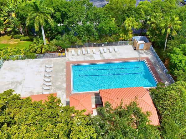1420 Seagrape Cir, Weston FL 33326