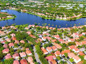 1420 Seagrape Cir, Weston FL 33326