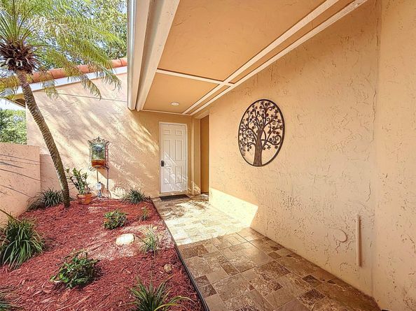 1420 Seagrape Cir, Weston FL 33326