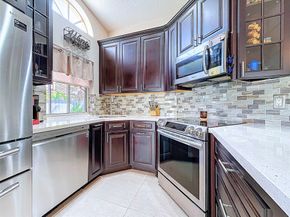 1420 Seagrape Cir, Weston FL 33326