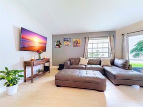 1420 Seagrape Cir, Weston FL 33326