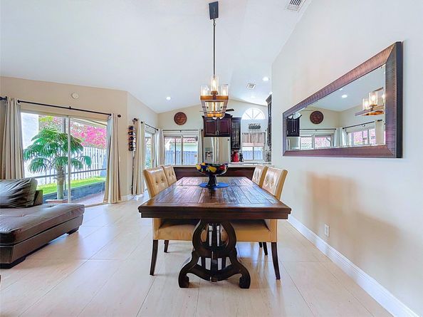 1420 Seagrape Cir, Weston FL 33326