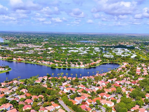 1420 Seagrape Cir, Weston FL 33326