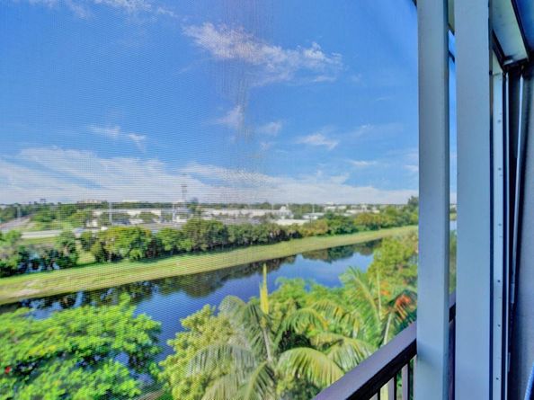 2200 S Cypress Bend Dr 601, Pompano Beach FL 33069