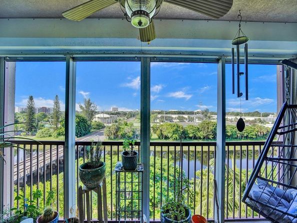 2200 S Cypress Bend Dr 601, Pompano Beach FL 33069