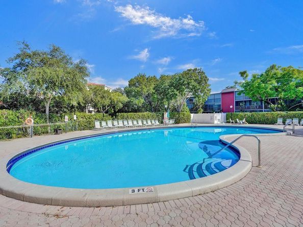 2200 S Cypress Bend Dr 601, Pompano Beach FL 33069