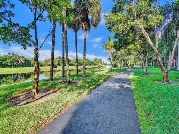 2200 S Cypress Bend Dr 601, Pompano Beach FL 33069
