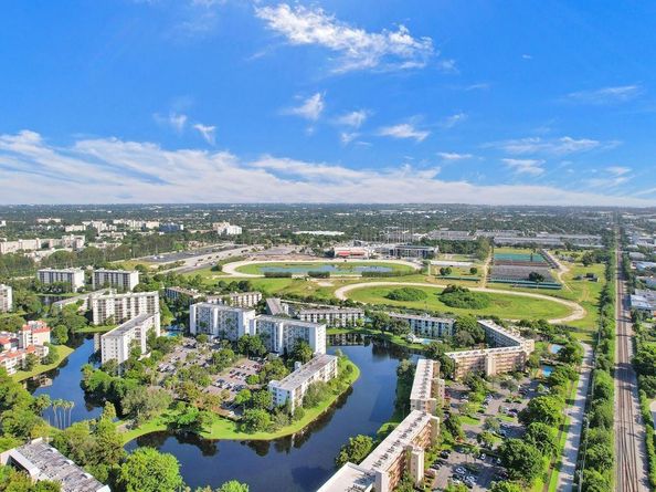 2200 S Cypress Bend Dr 601, Pompano Beach FL 33069