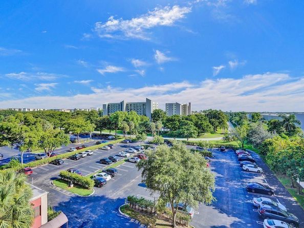 2200 S Cypress Bend Dr 601, Pompano Beach FL 33069