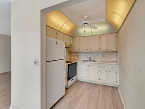 1020 Ellesmere B 1020, Deerfield Beach FL 33442