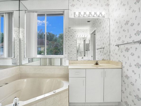 11290 Renaissance Rd, Cooper City FL 33026