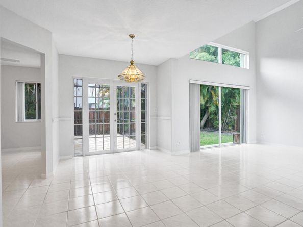 11290 Renaissance Rd, Cooper City FL 33026