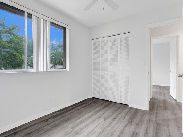11290 Renaissance Rd, Cooper City FL 33026