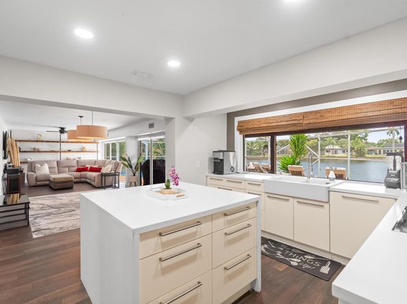 6106 Royal Poinciana Lane, Tamarac FL 33319