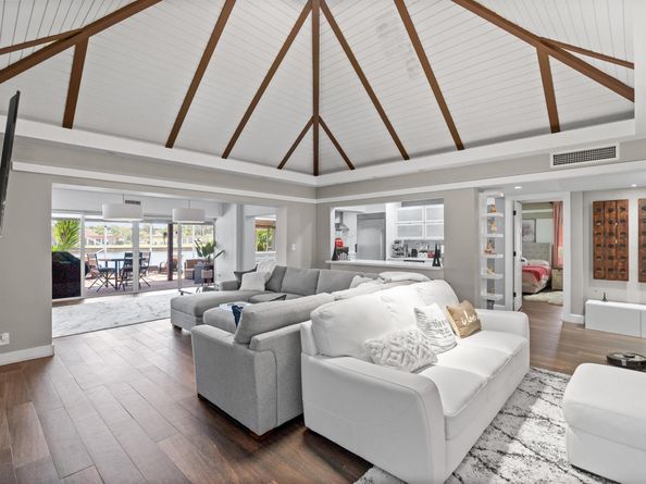 6106 Royal Poinciana Lane, Tamarac FL 33319