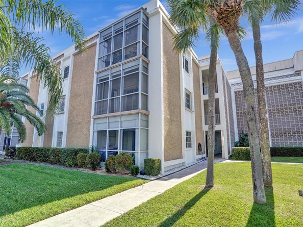 2990 NE 16th Ave 201, Oakland Park FL 33334